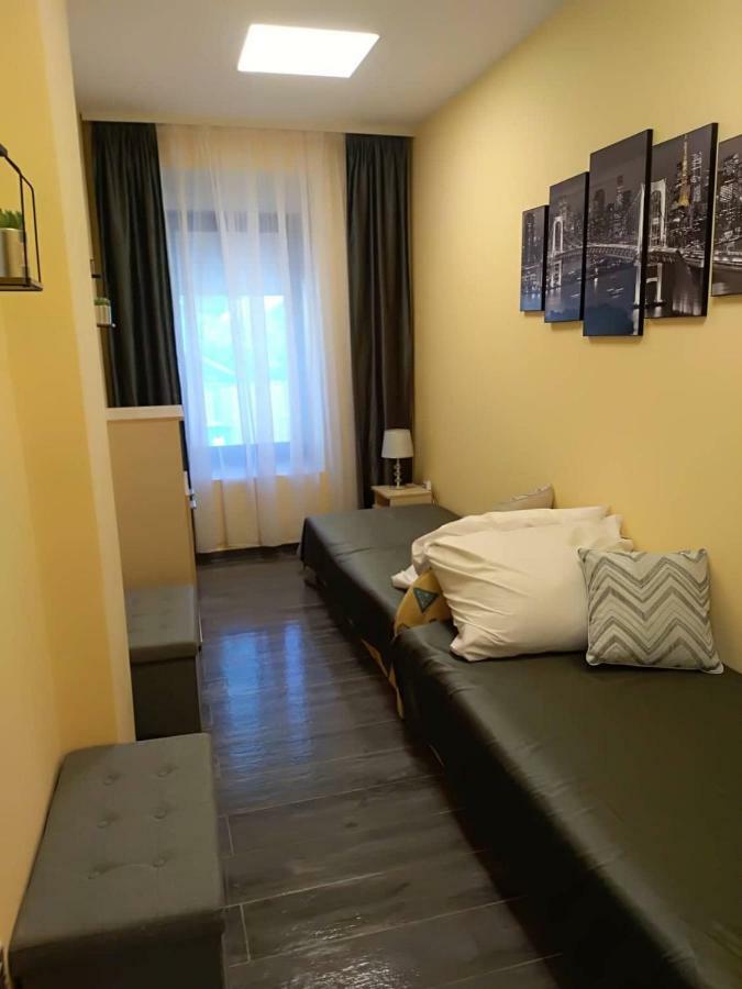 Alma Vendeghaz Hotel เวสเปรม ภายนอก รูปภาพ