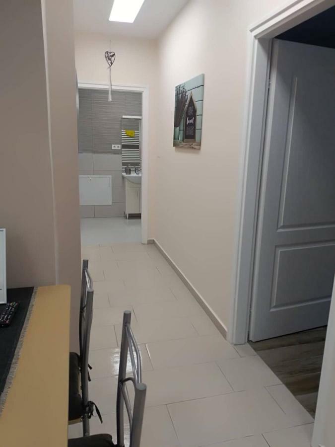 Alma Vendeghaz Hotel เวสเปรม ภายนอก รูปภาพ