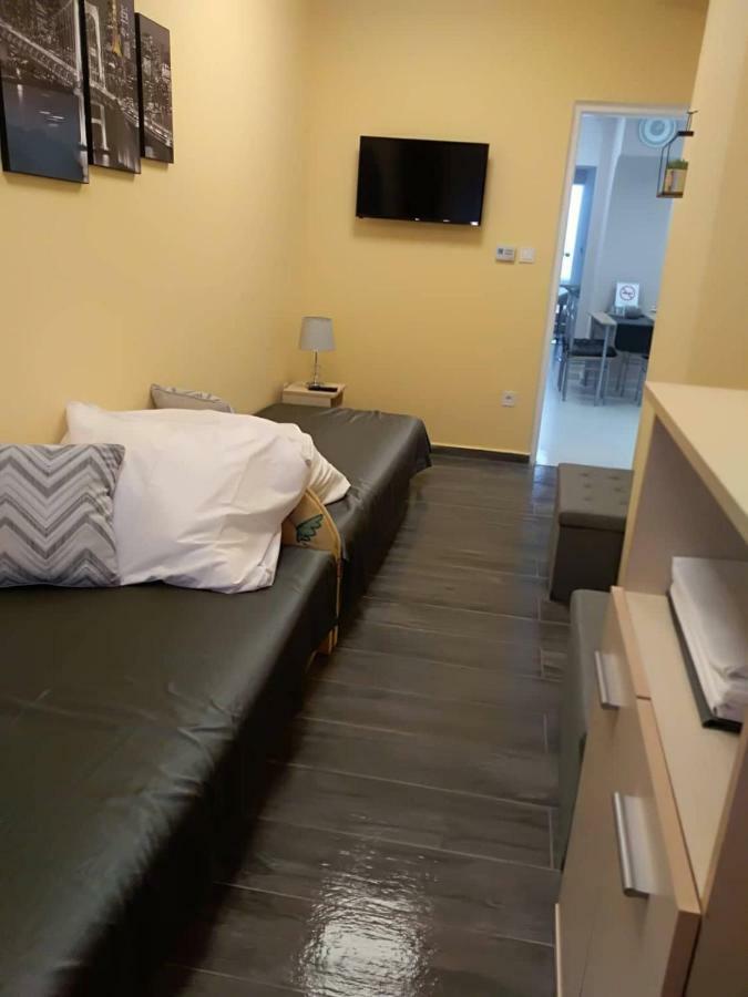 Alma Vendeghaz Hotel เวสเปรม ภายนอก รูปภาพ